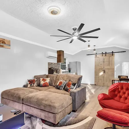 Spacious King Cottage-Mins From Downtown Athens Exterior photo