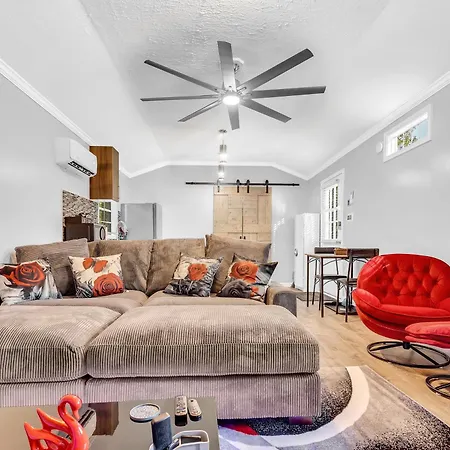 Spacious King Cottage-Mins From Downtown Athens Exterior photo