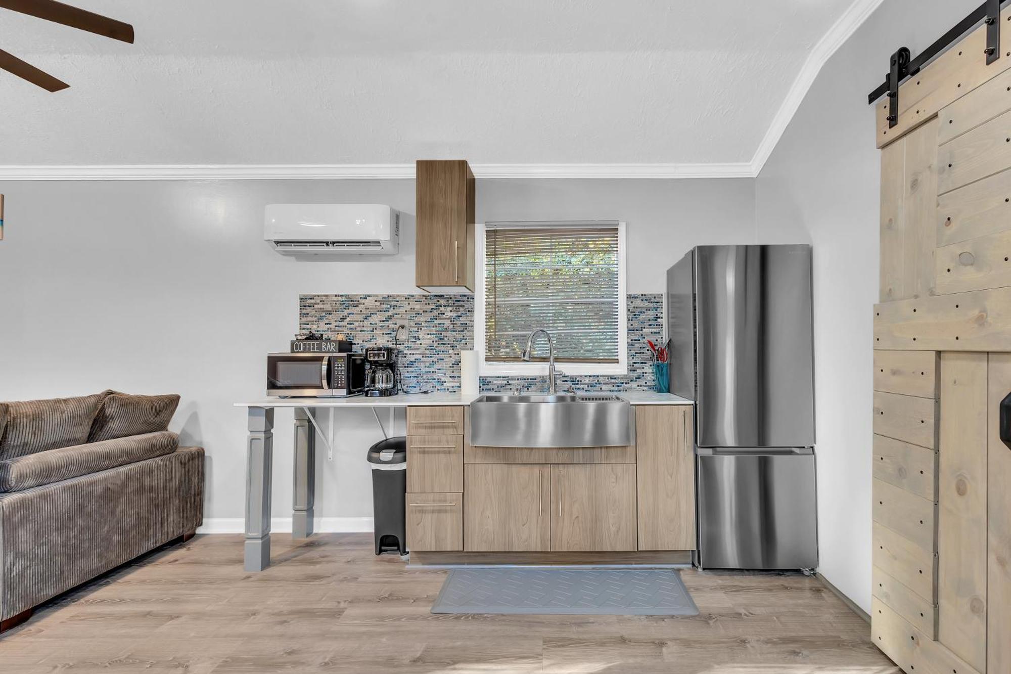 Villa Spacious King Cottage-mins From Downtown